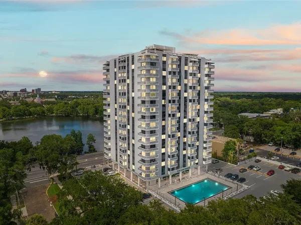 House of the Day: Park Lake Towers Condo