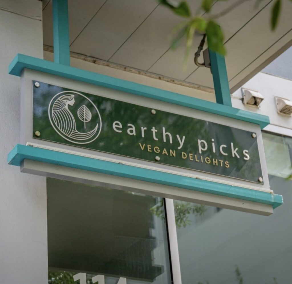 Earthy Picks Temporarily Closes in Downtown